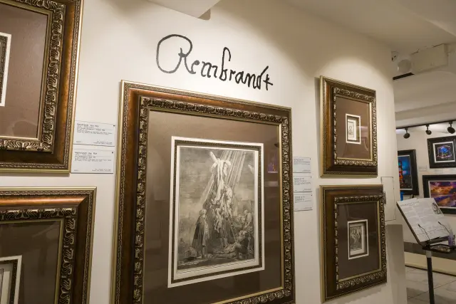 AME4065. NUEVA YORK (ESTADOS UNIDOS), 11/02/2026.- Fotografía que muestra obras en la galería Park West de SoHo donde se exhiben obras de los pintores Picasso, Salvador Dalí y Joan Miró este miércoles, en Nueva York (Estados Unidos). EFE/ Angel Colmenares
