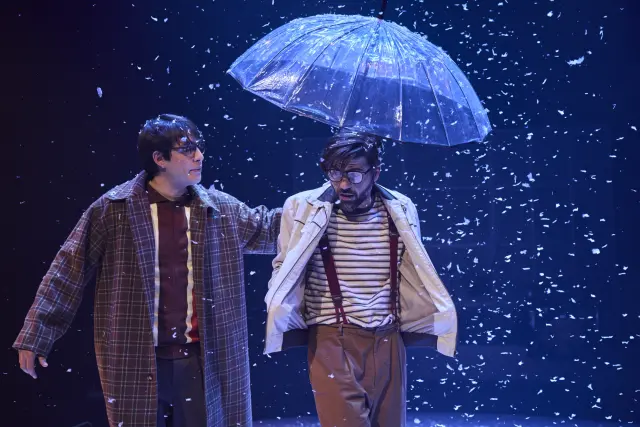 Una escena de la obra 'Constelaciones', dirigida por Sergio Peris-Mencheta en el CDN.