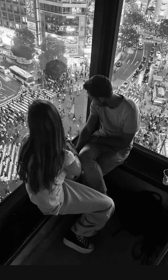 Sara y su novio, Jota.