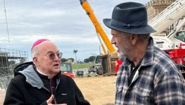 Mel Gibson y el (ex)arzobispo