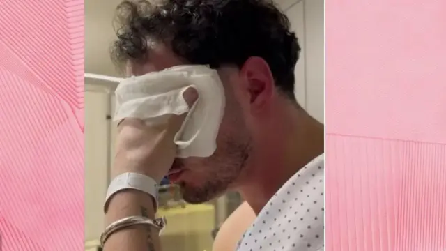 Uno de los hermanos Oviedo en el hospital tras la agresión.