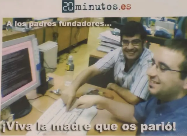 Ismael Viejo y Federico Álvarez fotografiados en el Palacio de la Prensa de Callao un segundo ant4es de puksar el b´