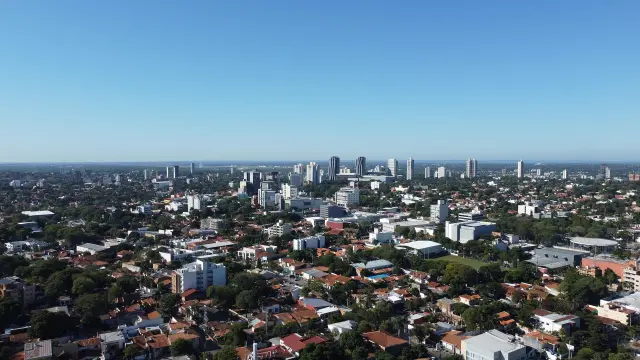 Por encima de los 3,5 millones se encuentra la población paraguaya. La cifra es 3.685.660 habitantes.