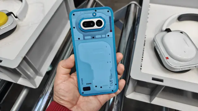 El Nothing Phone (4a), en azul