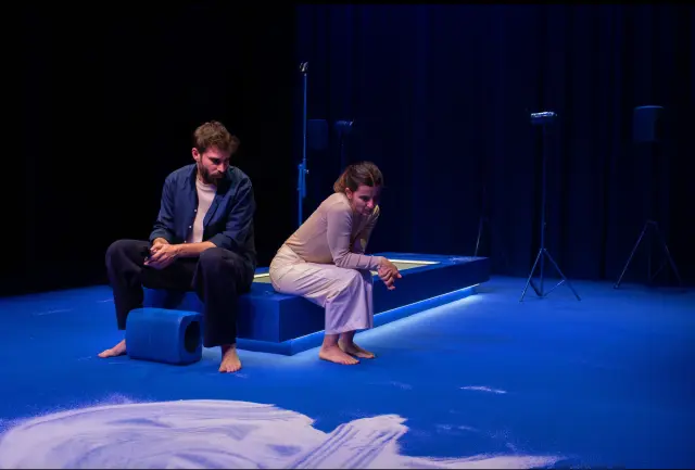 Rebeca Hernando y Fernando Guallar interpretan 'Rompientes', una obra de Paul Verrept.