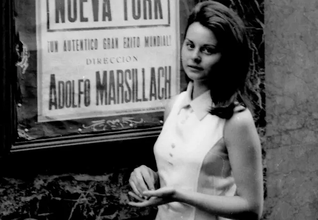 Spanish actress Rocio Durcal in front of the poster of her latest film A Sunday in New York , Madrid, Spain, 1963. (Photo by Gianni Ferrari/Cover/Getty Images)