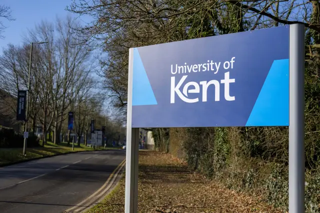 Entrada a la Universidad de Kent, en el sureste de Inglaterra.