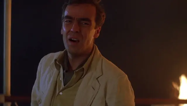 John Hannah como Jonathan