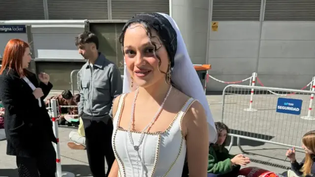 Clara, la 'doble' de Rosalía que destaca entre los fans de la cantante