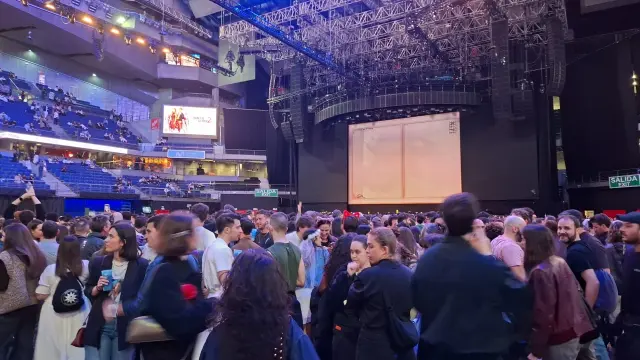 El Movistar Arena, lleno justo antes del concierto de Rosalía.