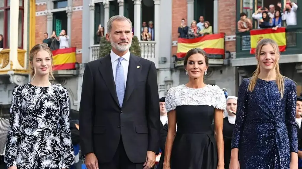 Estos son los actos de los Reyes, la princesa Leonor y la infanta Sofía por  los
