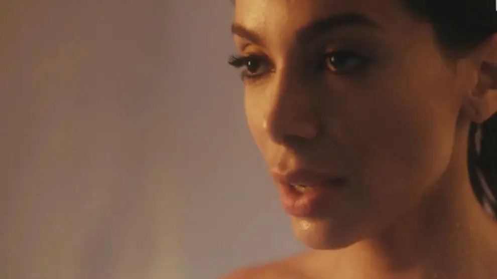 'Élite' desnuda a Anitta en la ducha en el adelanto de su temporada 7