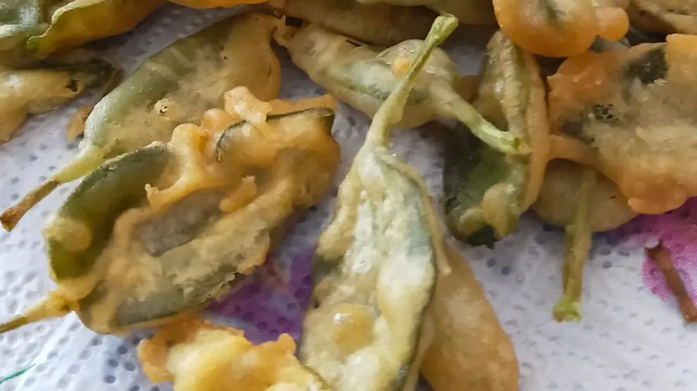 Hojas de salvia rebozadas.
