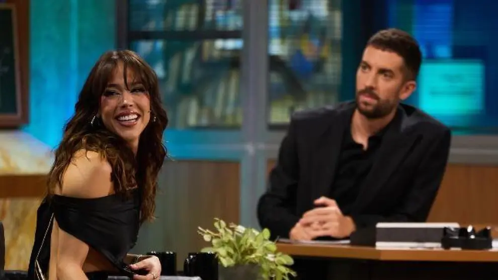 El outfit de Danna Paola que combina tacones y chándal