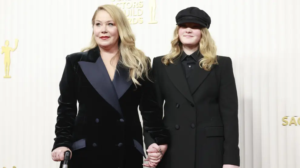 La conmovedora reaparición de Christina Applegate en los SAG Awards antes  de su retirada