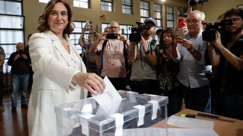 A qué se dedicaba la candidata, Ada Colau, antes de ser alcaldesa en ...