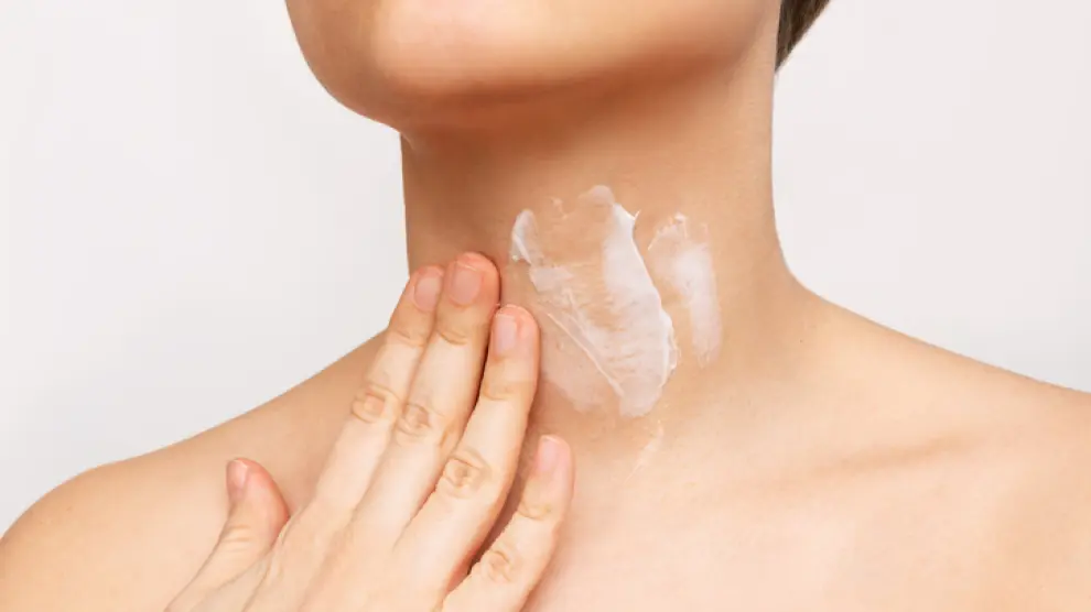 para que sirve el vick vaporub en el cuerpo 9 la pomada vicks vaporub se aplica sobre el cuello para reducir la tos