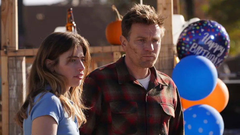 Ewan McGregor e sua filha Clara no filme Bleeding Love