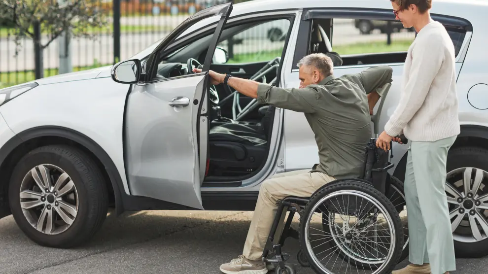 Un coche adaptado a las personas con movilidad reducida (PMR).