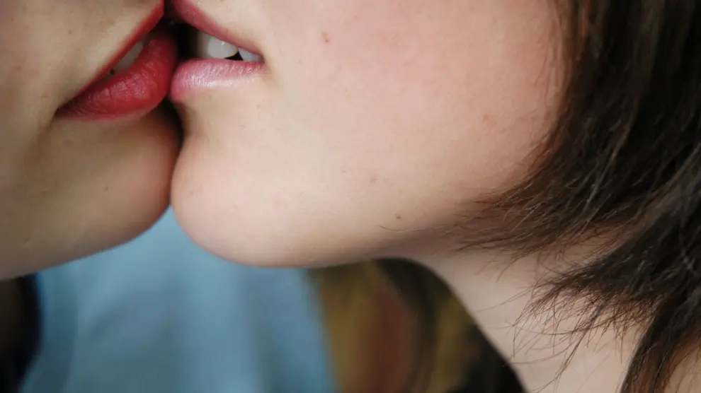 Cómo detectar la mononucleosis: estos son los síntomas de alerta de la 'enfermedad del beso'