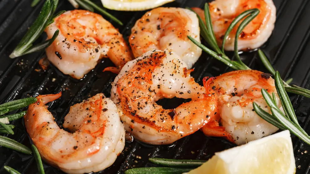 Tres errores imperdonables cuando haces gambas a la plancha que no debes cometer