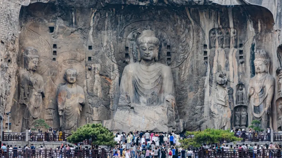 Las grutas de Longmen, un enclave único para descubrir las impresionantes estatuas budistas de China