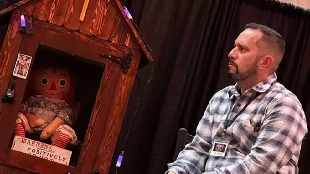 Muere Dan Rivera, el investigador paranormal que cuidaba de la muñeca  Annabelle de 'Expediente Warren'