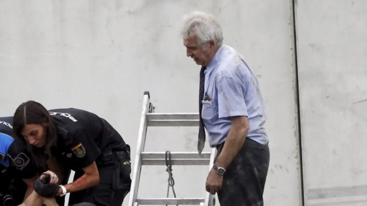 The Driver's Defense Forces The Judge To Admit New Evidence In Full Alvia Trial El juez cita a declarar al interventor que llamó al maquinista del tren de Santiago