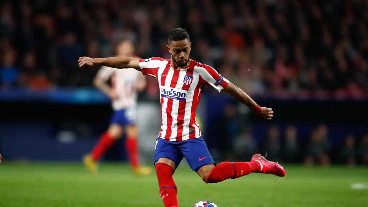 renan lodi del atletico es uno de los positivos por coronavirus de laliga