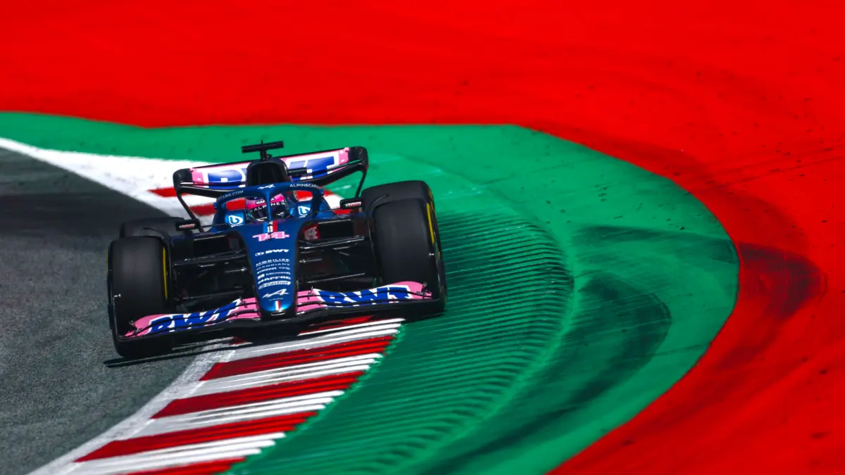 Diez errores en once Grandes Premios: todas las veces que Alpine dejó tirado a Alonso en esta temporada… a día de hoy