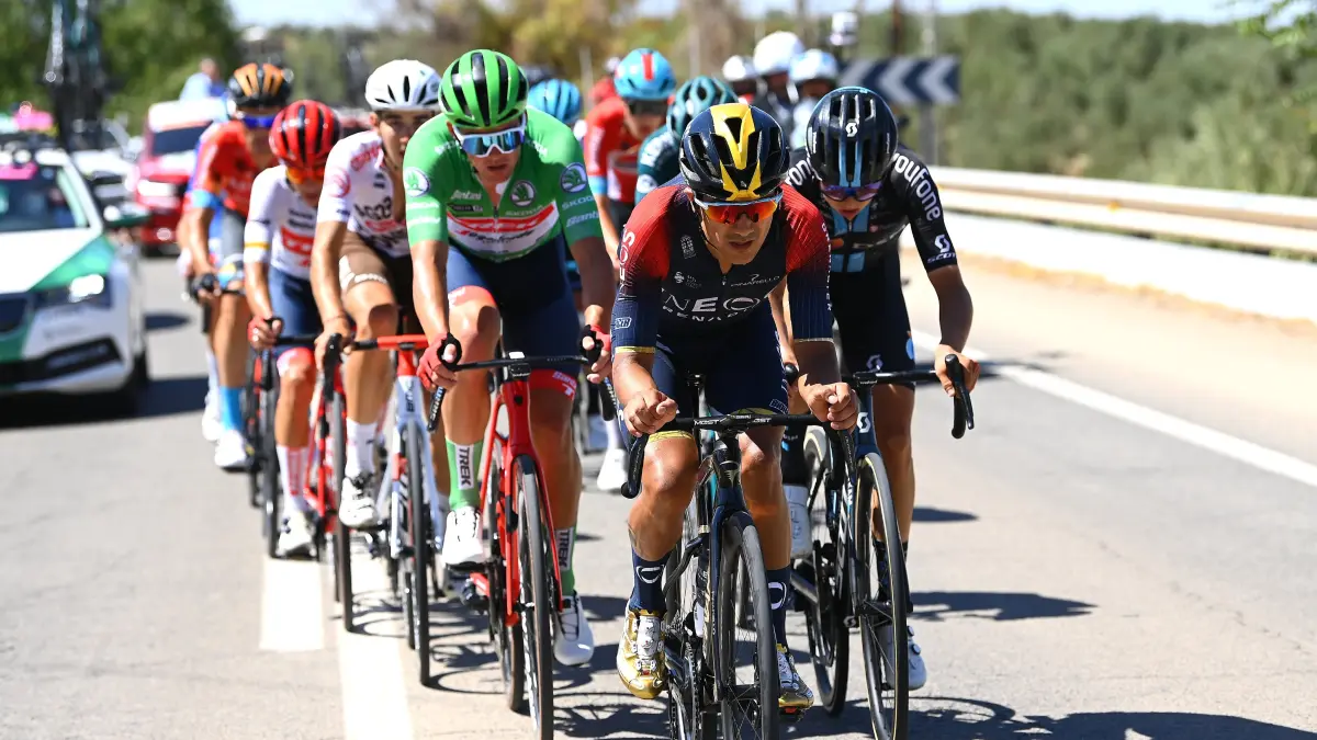 La Pandera corona a Carapaz y hace sufrir a Evenepoel