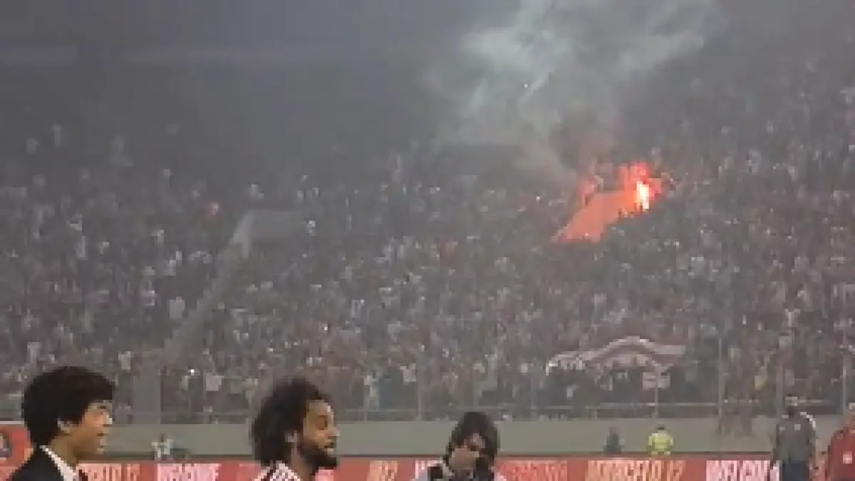 Impresionante recibimiento a Marcelo en Grecia: más de 20.000 hinchas de Olympiacos y un ambiente espectacular