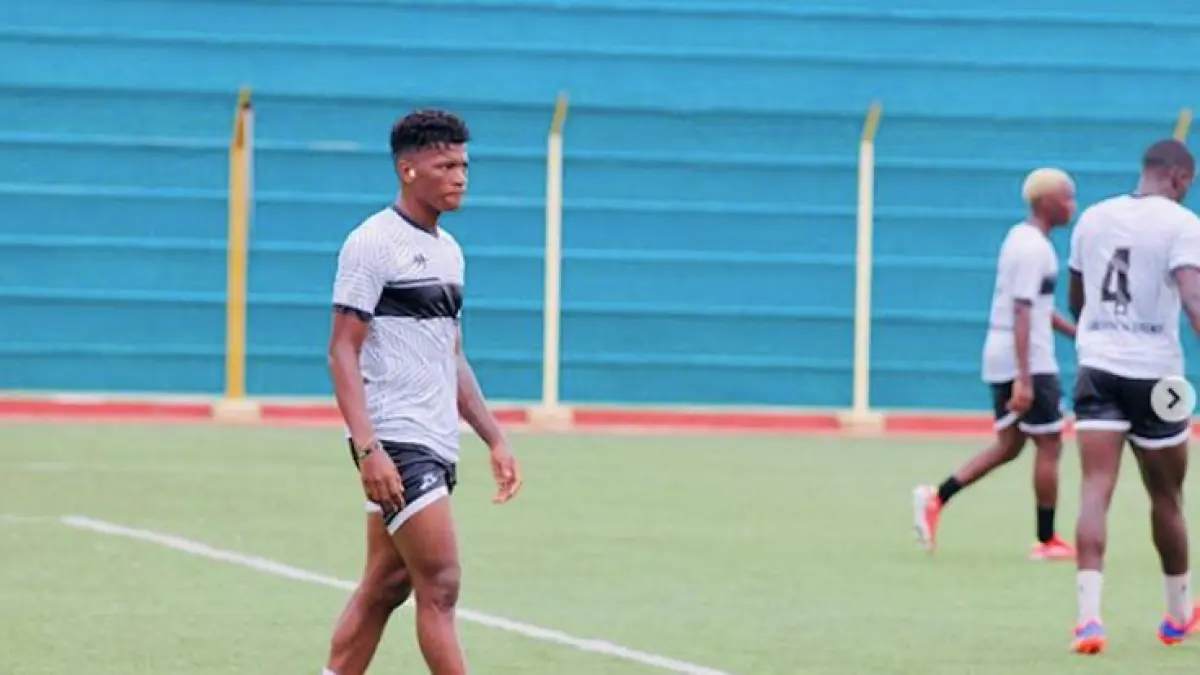 Muere de manera repentina y tras desmayarse en el campo el jugador del Rápido de Bouzas Mariano Ondo