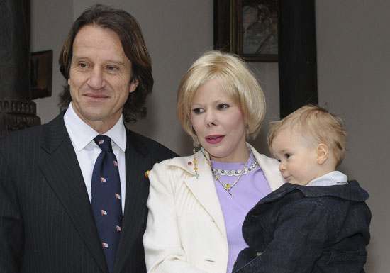 Kalina y su marido, con Simeón cuando era un bebé.