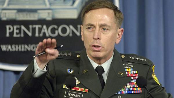 El general David Petraeus.
