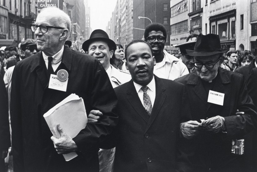 Foto de Benedict J. Fernandez de King en una marcha en Nueva York contra la Guerra de Vietnam