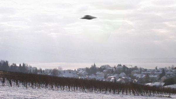 Un presunto ovni captura por un cámara.