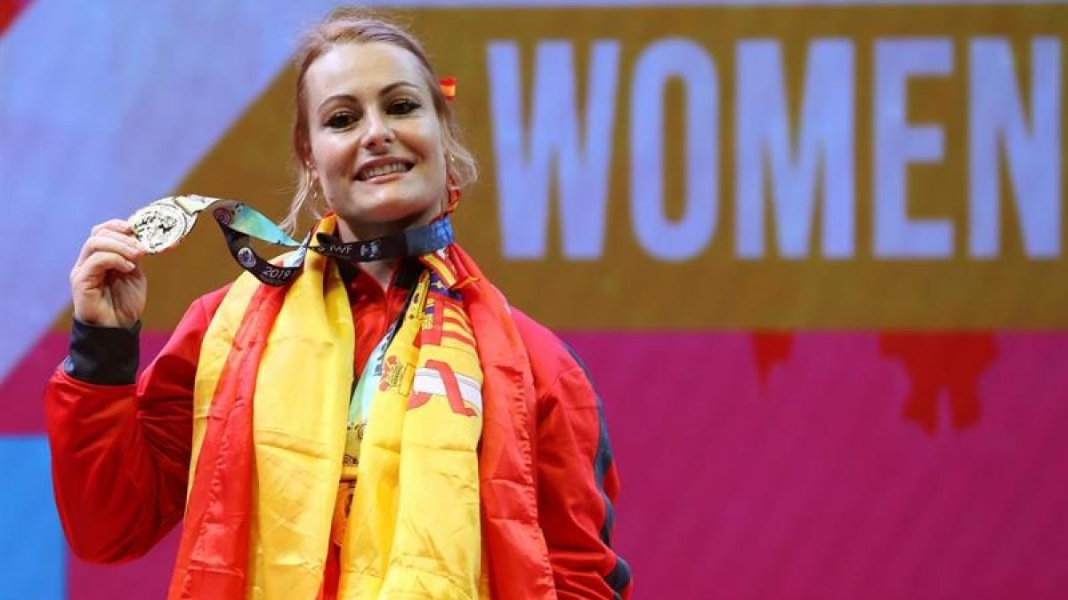Lydia Valentín, medalla de plata en el campeonato del mundo de halterofilia.
