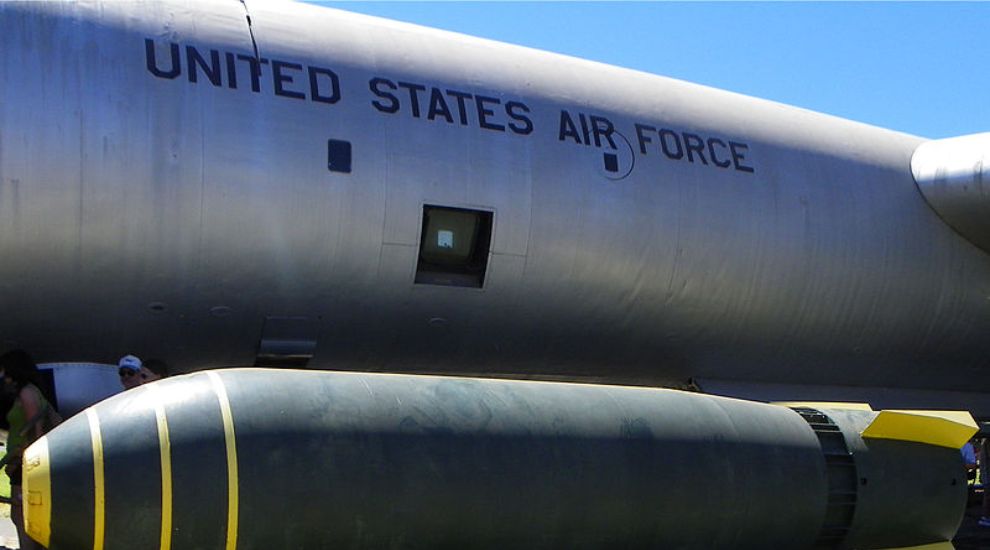 La razón por la que planean cambiar de estrategia se debe a que compiten contra dos potencias a la vez.