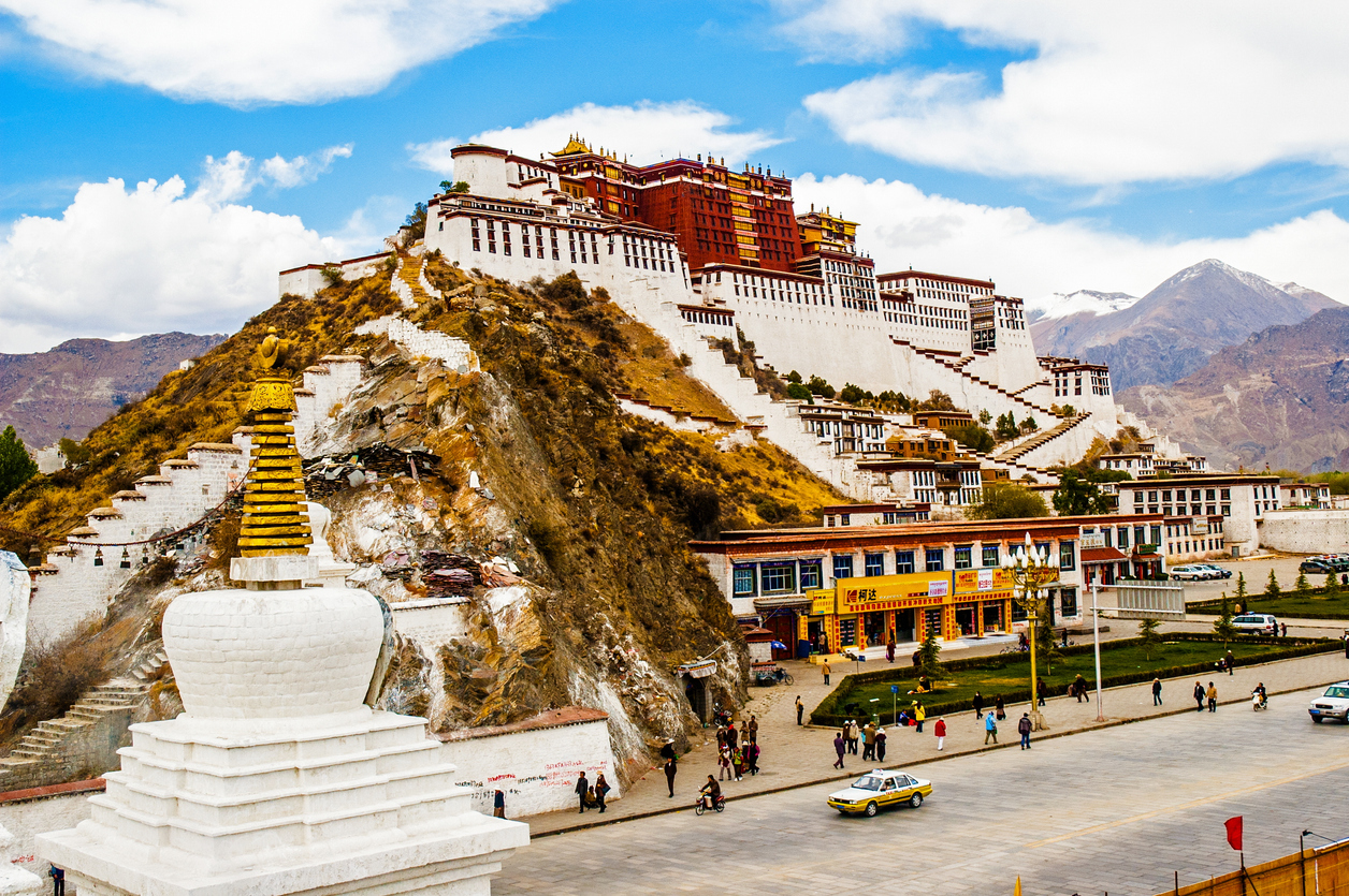 El Palacio Potala fue hasta 1959 residencia del dalái lama en el Tíbet.