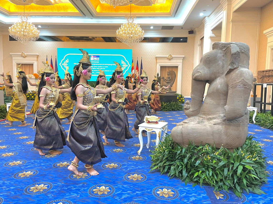 Celebración por la devolución de las joyas en Camboya.