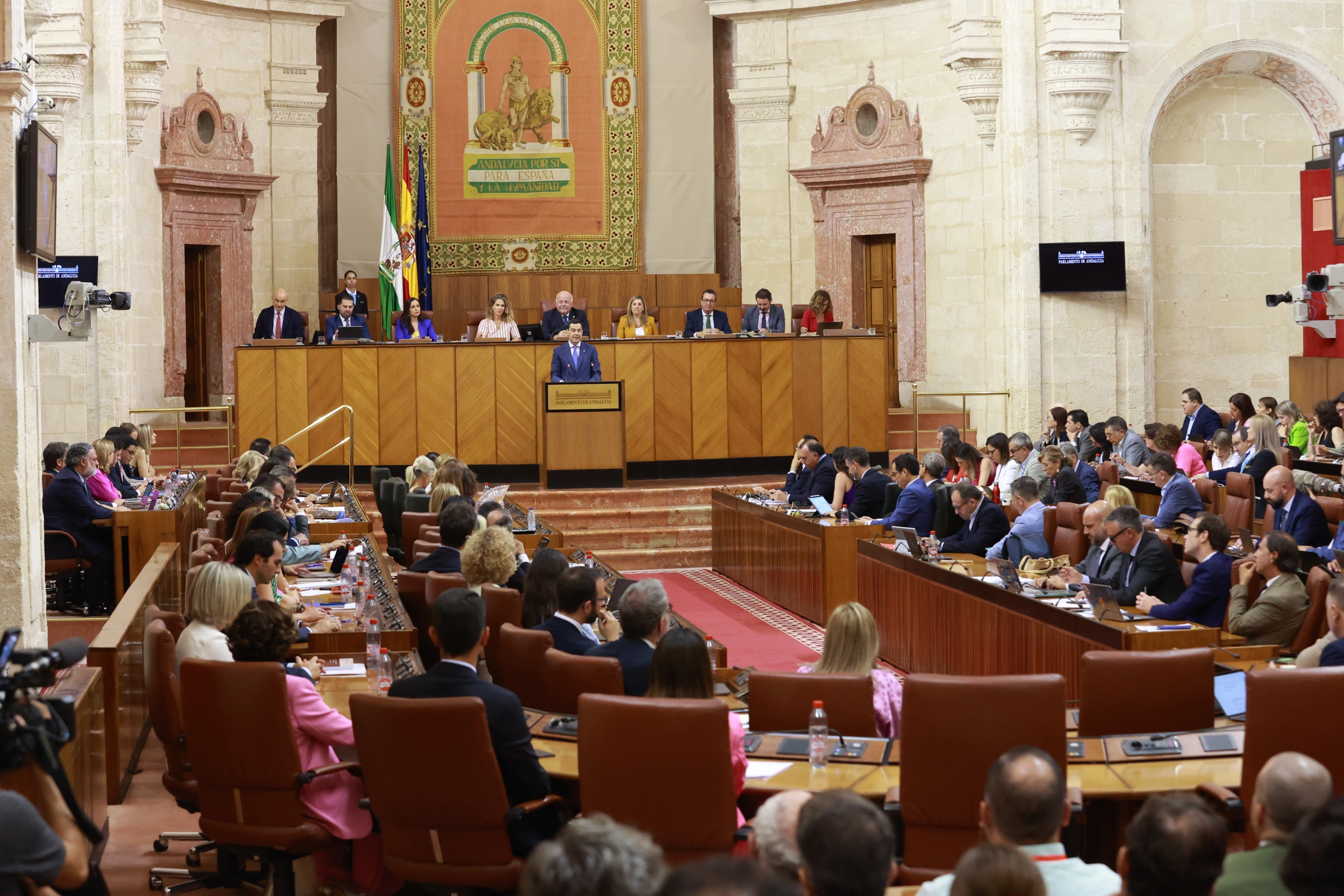 Imagen del Parlamento de Andalucía DURANTE LA Comparecencia del Presidente, Juanma Moreno, EN EL DEBATE DE POLÉTICA GERAL.