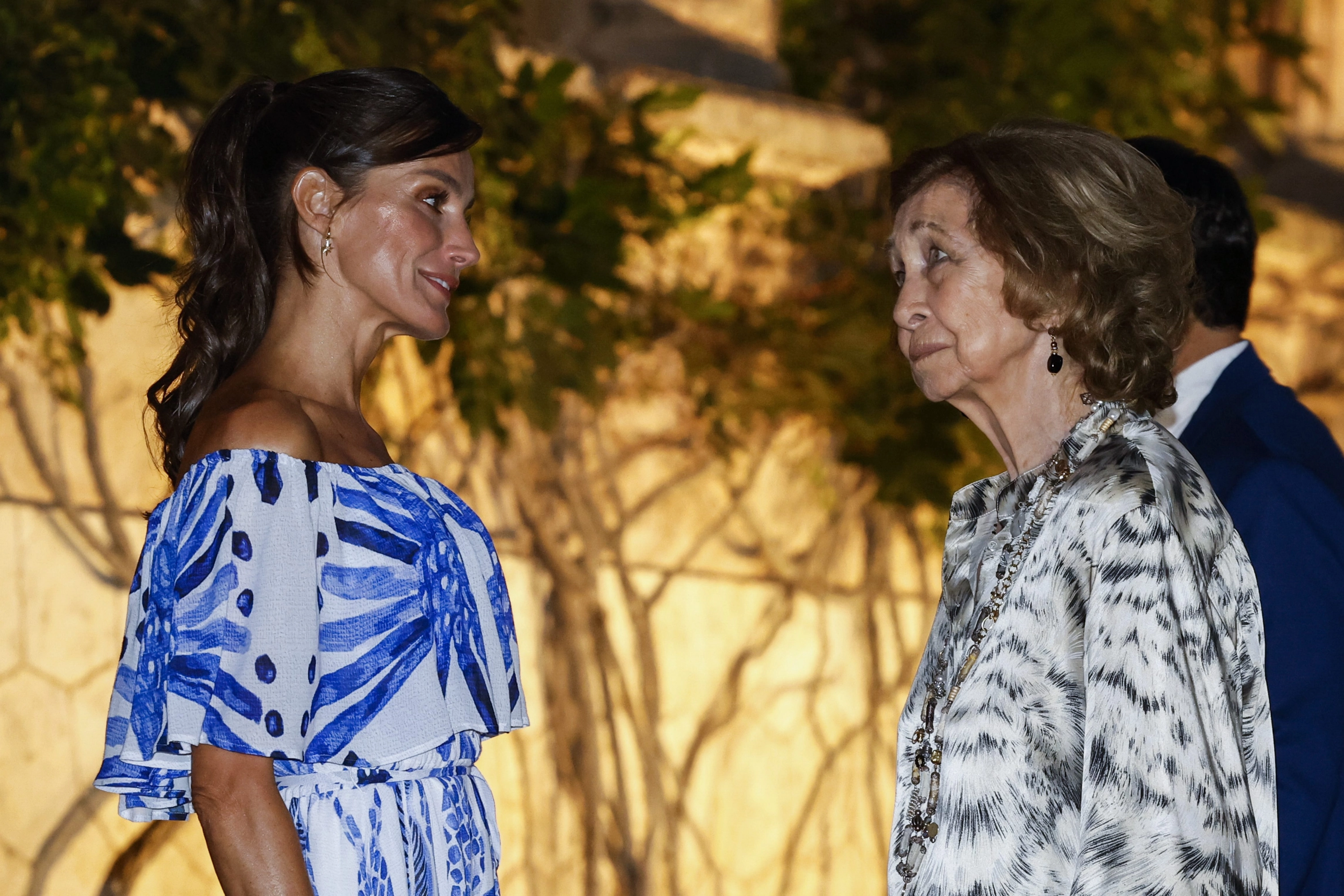Letizia y Sofía, en la recepción de 2024.