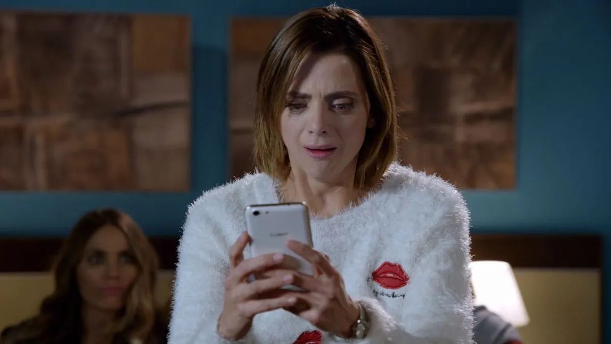 Macarena Gómez as Lola in 'The one that is coming'