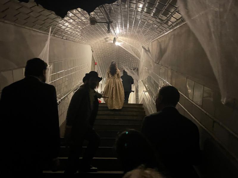 Una visita a la estación de metro de Chamberí con microteatro de terror