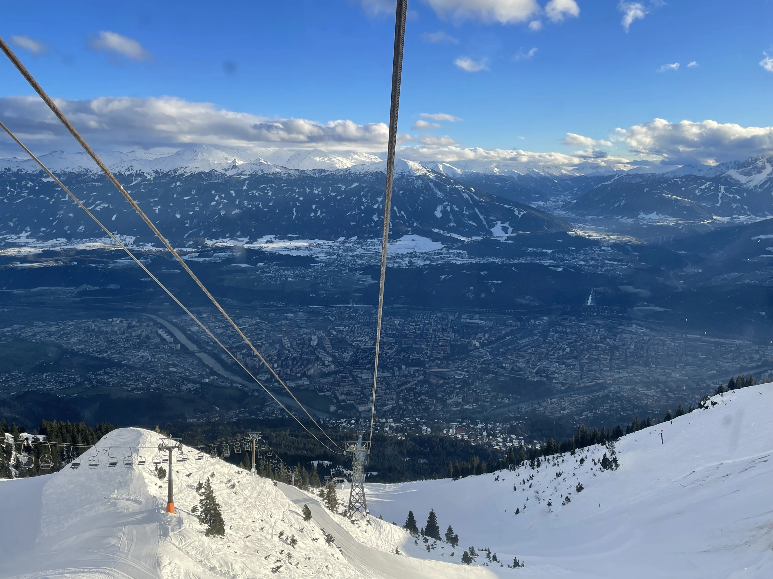 Funicular de Innsbruck a las montañas.