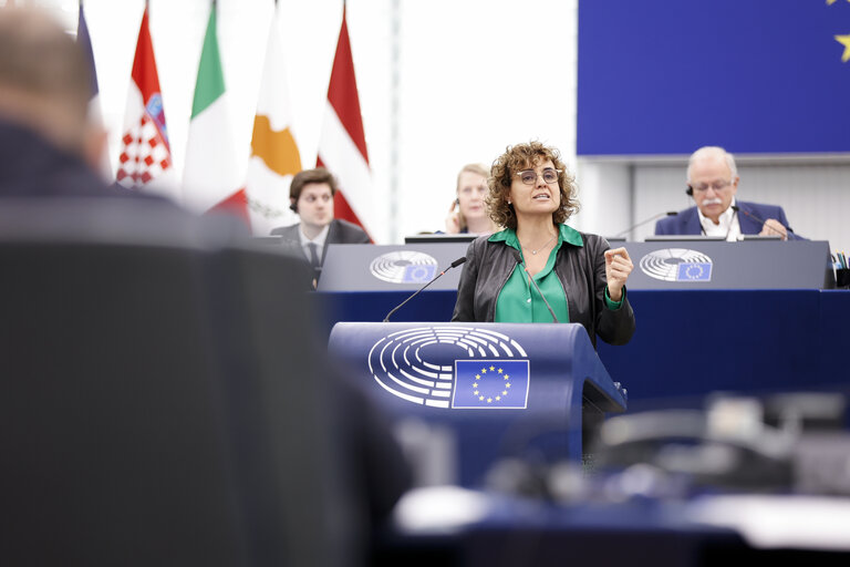 Dolors Montserrat, en el pleno de este miércoles en Estrasburgo.