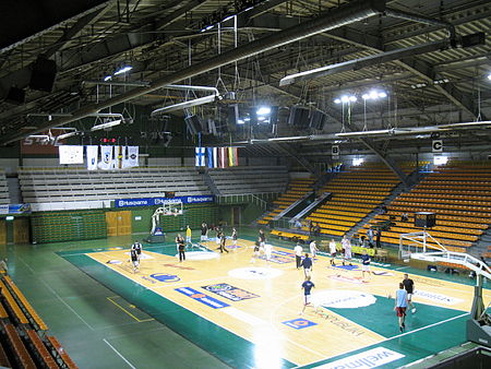 Interior de la cancha.