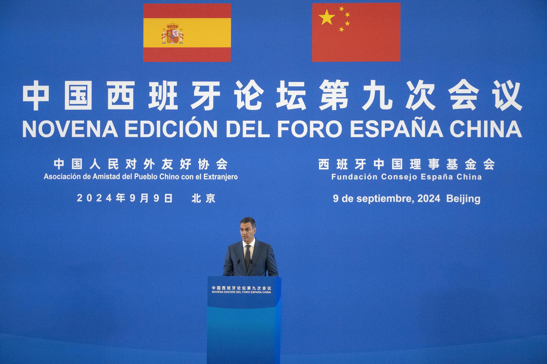 Sánchez se ofrece a "tender puentes" en plena escalada entre China y la Unión Europea