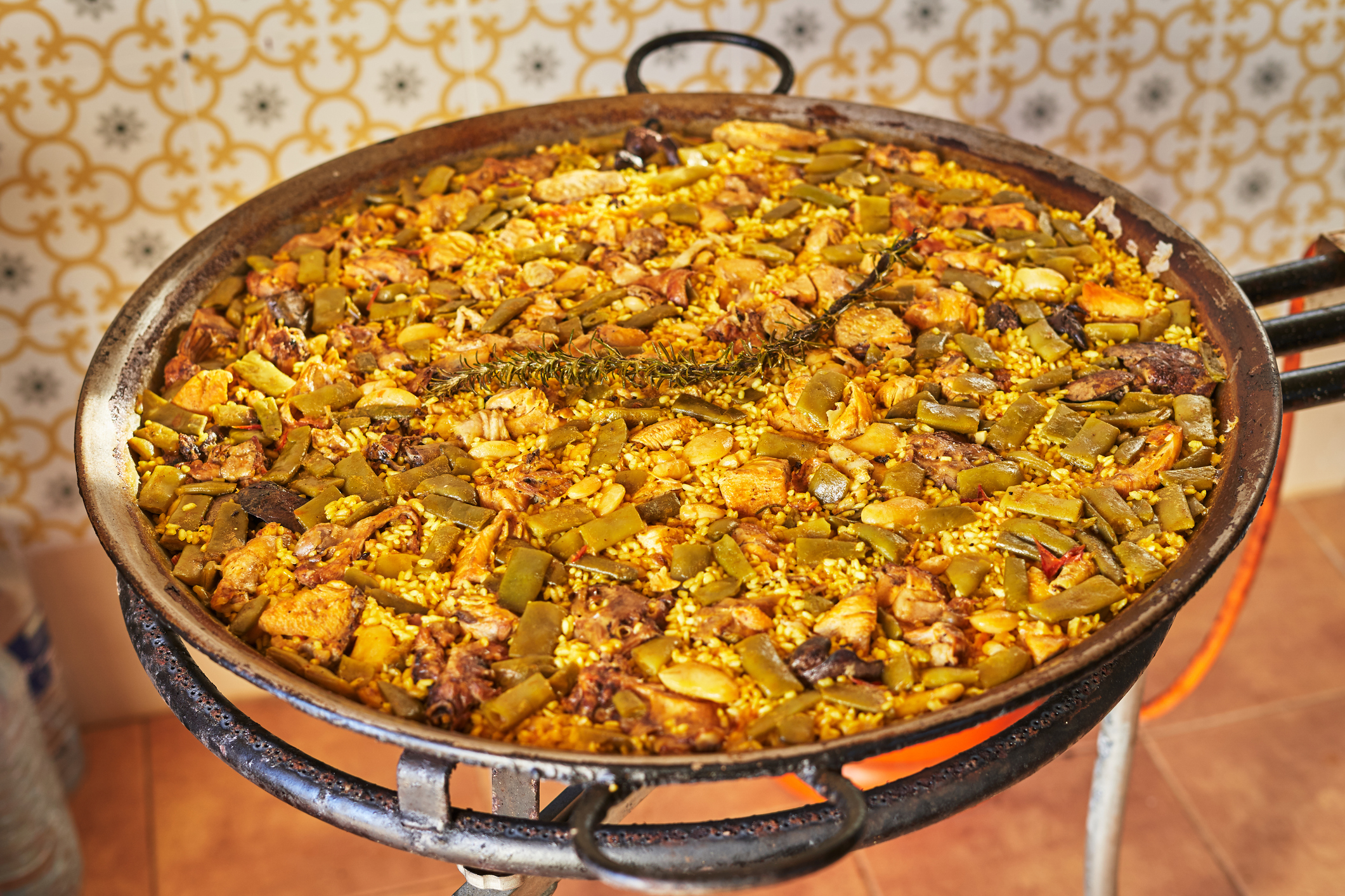 Paella de Castellón, la hermana pequeña poco conocida de la paella